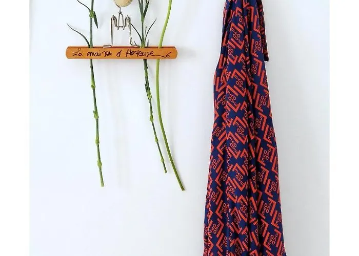 La Maison D'hortense, Maison De Charme Et De Caractere ゲストハウス 4*